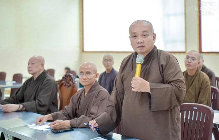 Thượng tọa Thích Trung Nguyện kiểm diện giới tử