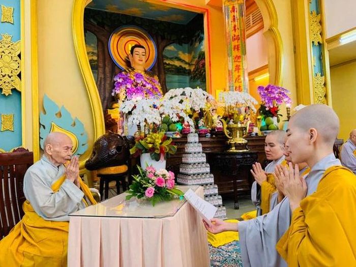 Chư Ni tác pháp thọ an cư