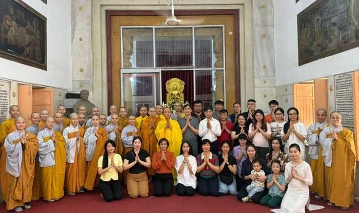 Buổi lễ có sự tham dự của chư Tăng Ni, cộng đồng người Việt Nam đang sống, nghiên cứu, làm việc tại Ấn Độ