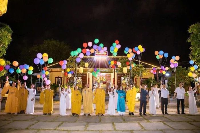Thả bong bóng cầu nguyện hòa bình, quốc thái dân an