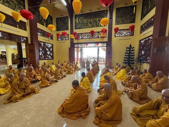 Chư Ni cầu giáo giới