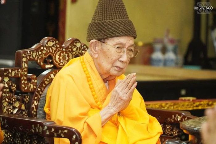Trưởng lão Hòa thượng Thích Đức Nghiệp, Phó Pháp chủ kiêm Giám luật Hội đồng Chứng minh, Trưởng môn phái tổ đình Vĩnh Nghiêm