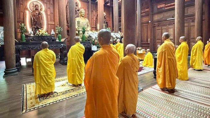 Trang nghiêm khóa lễ