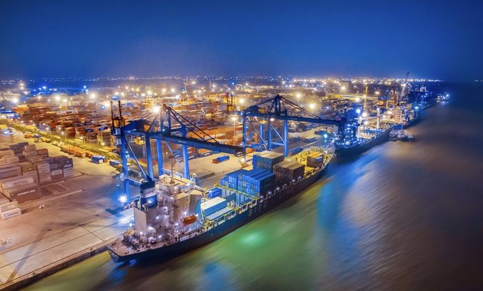 Cảng Đình Vũ được tiếp nhận tàu cpos trọng tải tới 48.000 DWt giảm tải ra, vào làm hàng, song phải tuân theo các quy định tại Phương án bảo đảm an toàn hàng hải được Cục Hàng hải và Đường thủy VN phê duyệt (Ảnh: DVP).