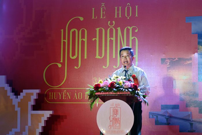Ông Phạm Quốc Vương, Chủ tịch UBND xã Tịnh Khê phát biểu khai mạc lễ hội. Ảnh Nguyễn Đăng Lâm