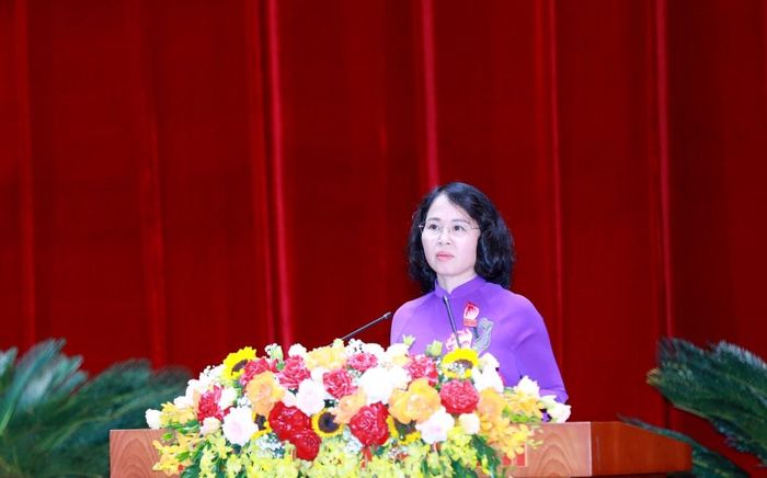 Phó Bí thư Thường trực Tỉnh ủy, Chủ tịch HĐND tỉnh Trịnh Thị Minh Thanh phát biểu khai mạc kỳ họp