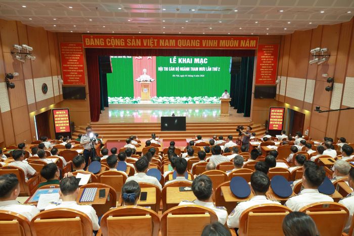 Quang cảnh Lễ khai mạc.