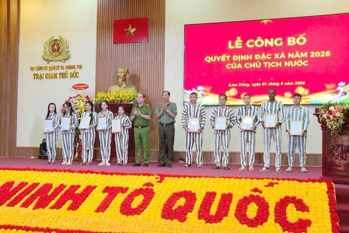 Trao Quyết định đặc xá cho các phạm nhân