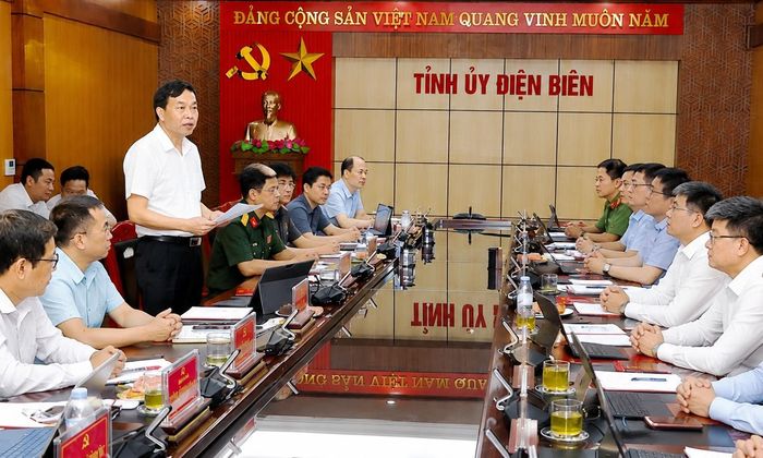 Phó Bí thư Tỉnh ủy, Chủ tịch UBND tỉnh Lê Văn Lương phát biểu tại buổi làm việc