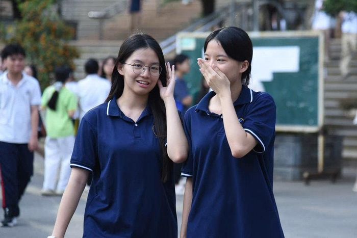 Thí sinh Hà Nội đã hoàn thành các môn thi chuyên cuối cùng để xét tuyển nguyện vọng vào 4 trường THPT chuyên. Ảnh: Xuân Quý