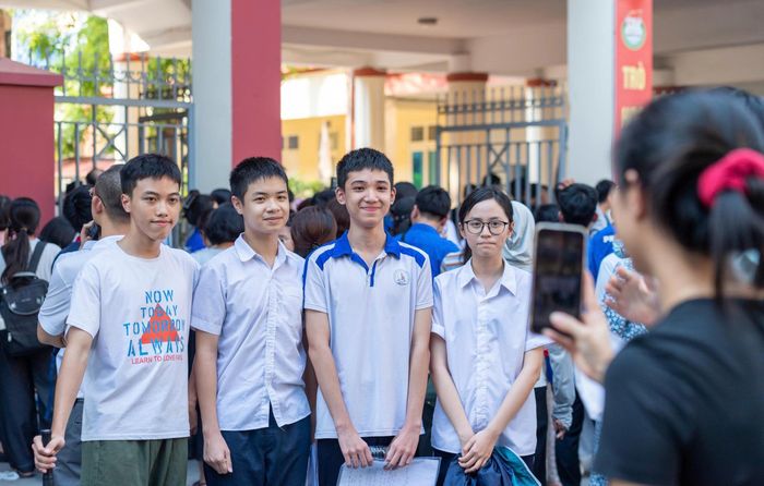 Thí sinh tại điểm thi THCS Nguyễn Trãi (Hà Đông). Ảnh: Mạnh Hưng