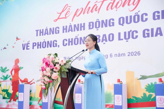 Phó Chủ tịch Ủy ban MTTQ Việt Nam tỉnh, Chủ tịch Hội Liên hiệp Phụ nữ tỉnh Điện Biên phát biểu tại Lễ phát động.