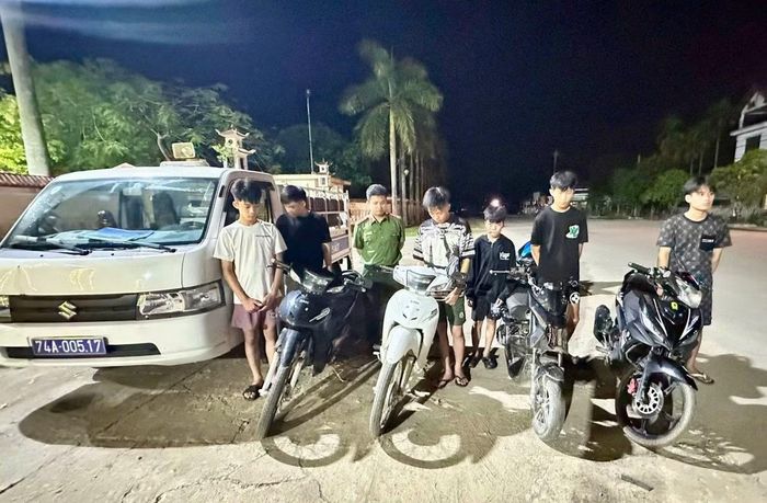 Điều khiển xe máy vi phạm Luật an toàn giao thông đường bộ sẽ bị Công an Quảng Trị xử lý nghiêm.