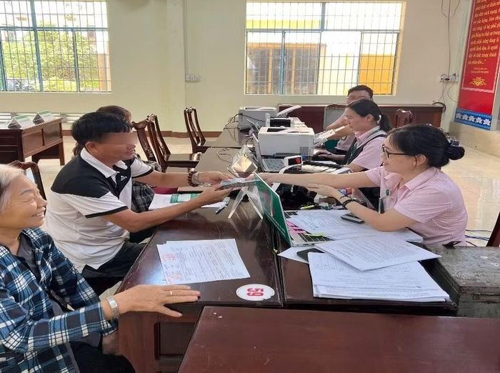 Giải ngân chương trình vay vốn cho người chấp hành xong án phạt tù tại Bình Long.