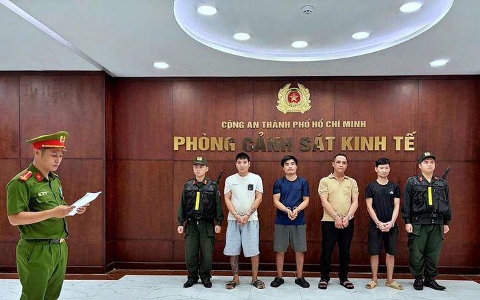 Phòng Cảnh sát kinh tế, Công an Thành phố Hồ Chí Minh ra Quyết định khởi tố 3 vụ án, khởi tố bắt tạm giam 4 bị can.