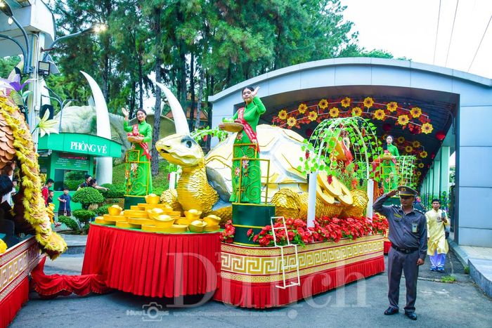 Lễ hội mang đến cho du khách trong nước và quốc tế hành trình khám phá một miền Tây rực rỡ, trù phú.