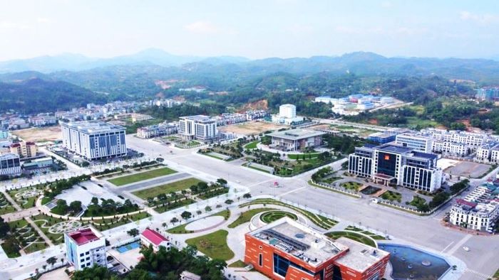 Diện mạo đô thị phường Thục Phán ngày càng khang trang, hiện đại, khẳng định vai trò trung tâm hành chính, kinh tế của tỉnh Cao Bằng.
