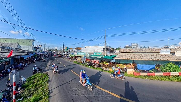 Nhiều ý kiến đề xuất sớm quy hoạch, tổ chức lại không gian chợ để giảm áp lực giao thông trên tuyến Quốc lộ 1.