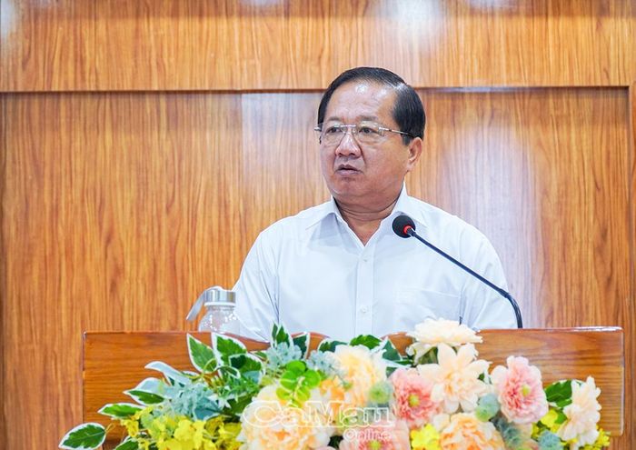 Đồng chí Lê Thanh Triều, Phó Chủ tịch Thường trực Ủy ban MTTQ Việt Nam tỉnh Cà Mau phát biểu tại cuộc họp.