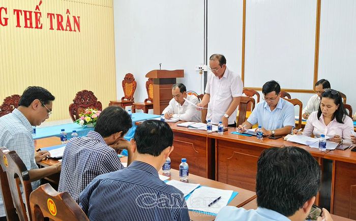  Ông Lê Quốc Duy, Chủ tịch UBND Xã Lương Thế Trân báo cáo quá trình thực hiện các quy định pháp luật về thành lập phường theo Nghị quyết số 112 của Ủy ban Thường vụ Quốc hội.