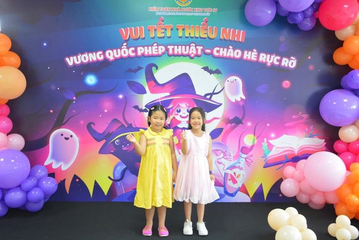 Không khí vui tươi, sôi nổi của các cháu thiếu nhi tại chương trình “Vui Tết Thiếu nhi – Vương quốc phép thuật, chào hè rực rỡ” năm 2026