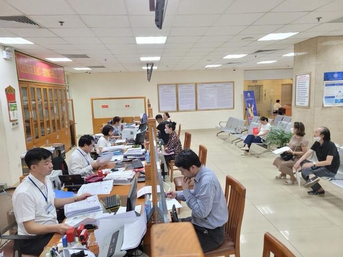 Cần cải cách chính sách tiền lương, phụ cấp, tăng cường đào tạo cán bộ, công chức cấp xã, đảm mô hình tổ chức chính quyền địa phương hai cấp hoạt động hiệu lực, hiệu quả. Ảnh: chinhphu.vn