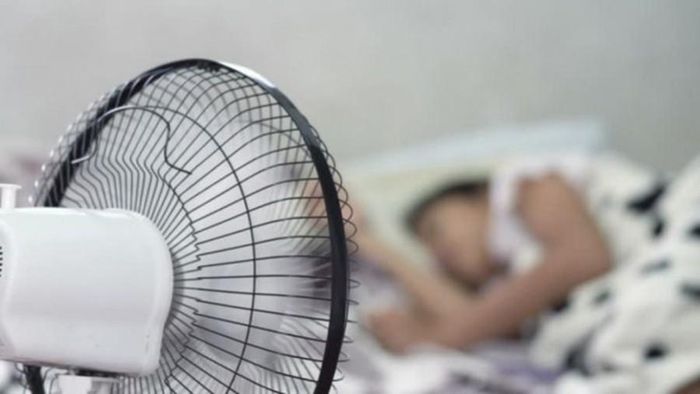 Dùng quạt máy sai cách có thể gây nhiễm lạnh.