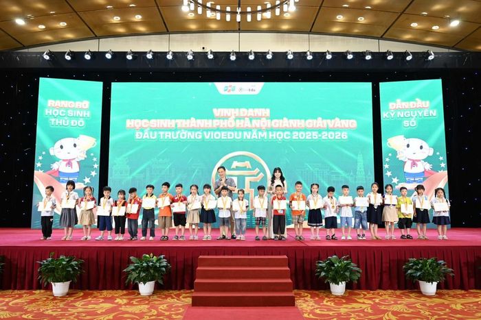 Lễ vinh danh học sinh xuất sắc giành giải Đấu trường VioEdu năm học 2025-2026 (khu vực TP. Hà Nội).