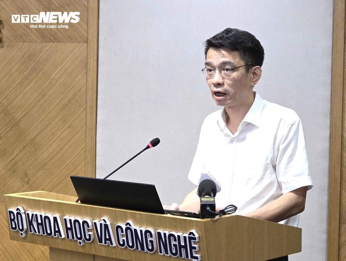Ông Lưu Quang Minh, Phó Vụ trưởng Khoa học Kỹ thuật và Công nghệ (Bộ KH&CN), phát biểu tại họp báo sáng 1/6.