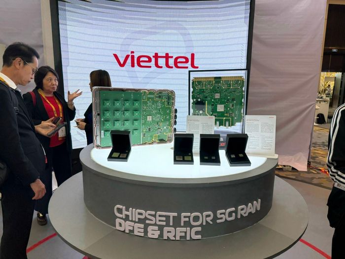 Viettel giới thiệu một số sản phẩm chip 5G tại Triển lãm ngành công nghiệp bán dẫn Việt Nam 2025-SEMIEXPO 2025 tại Hà Nội. Ảnh: T.H
