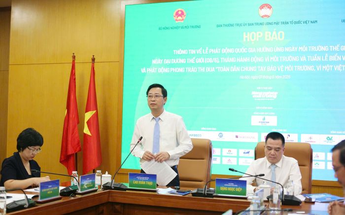 Phó Chủ tịch Ủy ban Trung ương Mặt trận Tổ quốc Việt Nam Cao Xuân Thạo phát biểu tại buổi họp báo. Ảnh: Hoàng Sơn