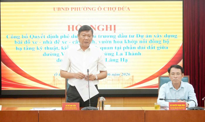 Phó Chủ tịch UBND thành phố Hà Nội Đỗ Anh Tuấn cho biết, thành phố đã thống nhất chủ trương bố trí tái định cư tại khu vực phường Thượng Cát đối với các hộ dân thuộc phạm vi dự án. Ảnh: Phạm Hùng