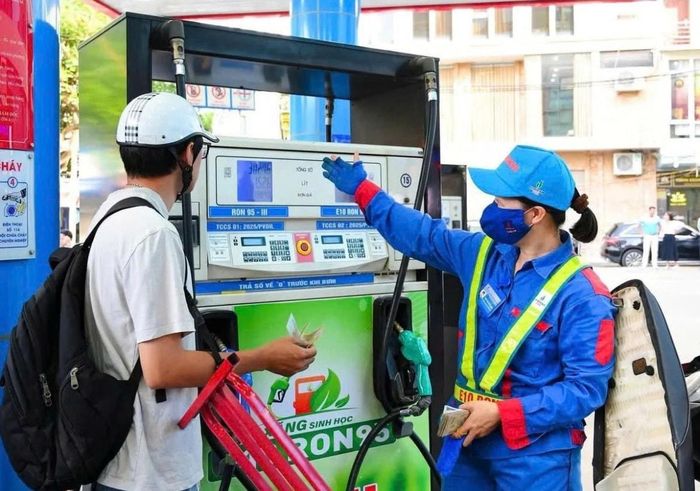 Các loại xăng phổ biến hiện nay sẽ được thay thế bằng xăng E10 theo lộ trình. Ảnh: DMS