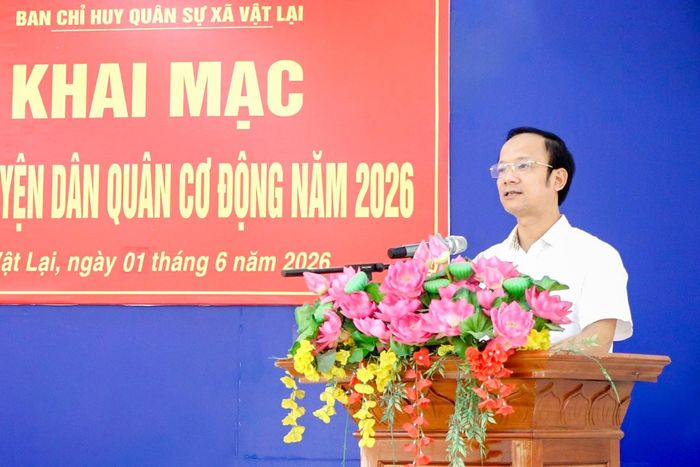 Đồng chí Nguyễn Đức Anh - Phó Bí thư Đảng ủy, Chủ tịch UBND xã Vật Lại phát biểu tại lễ khai mạc. Ảnh: Xã Vật Lại