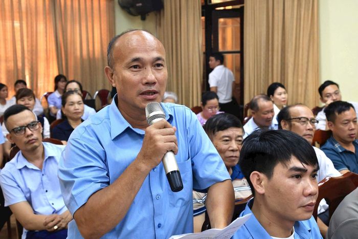 Đại diện các thôn trên địa bàn xã Thường Tín phát biểu ý kiến. Ảnh: PV