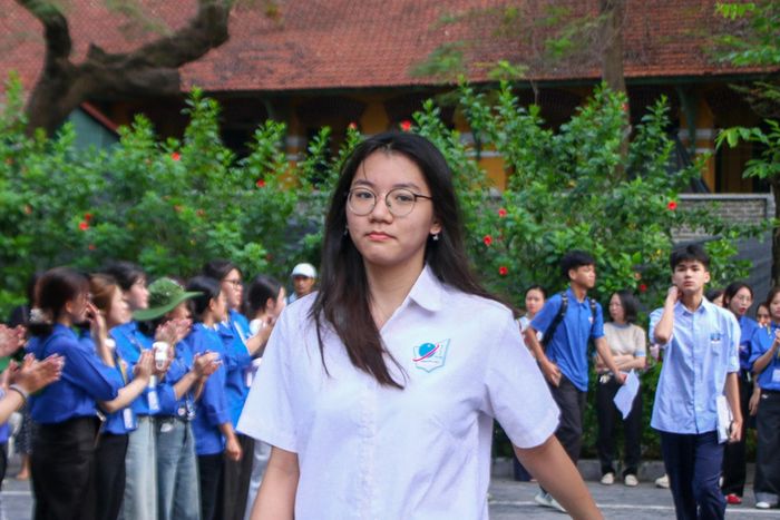 Thí sinh dự thi lớp 10 tại điểm thi THPT chuyên Chu Văn An. Ảnh: ND