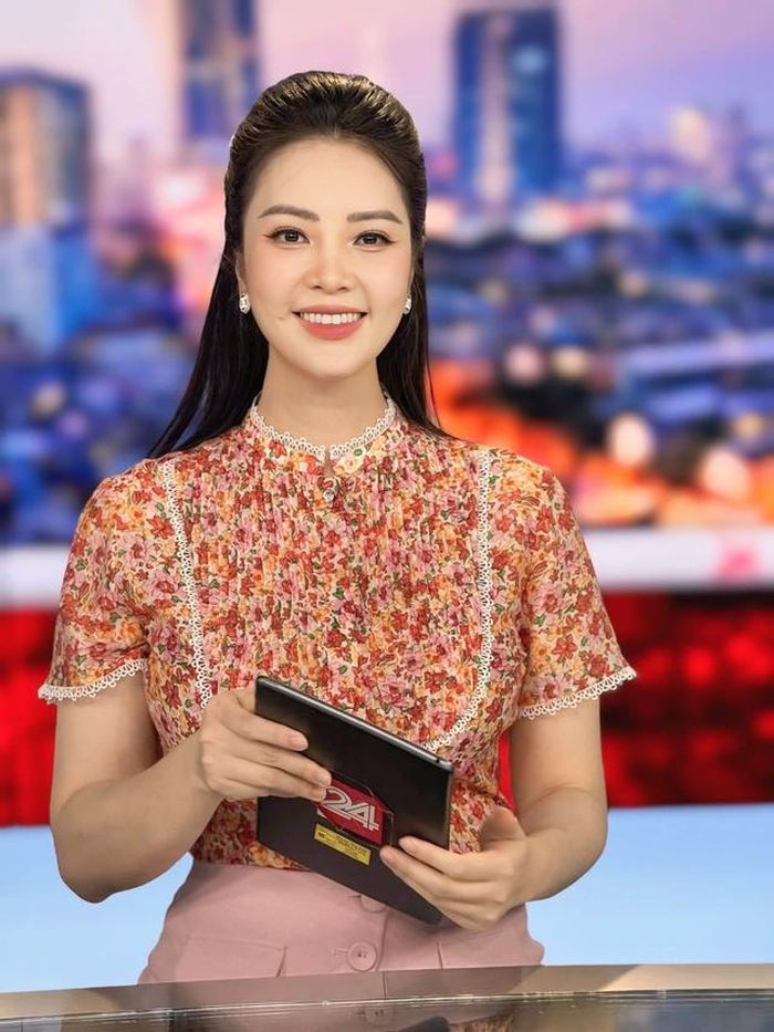 Sáng 1/6, trên trang cá nhân, Á hậu Thụy Vân thông báo chia tay chương trình "Chuyển động 24h" phát sóng trên Đài truyền hình Việt Nam (VTV) sau 12 năm gắn bó. Được biết, MC Thụy Vân sau khi rời "Chuyển động 24h", cô vẫn công tác ở Đài truyền hình Việt Nam, nhưng ở một phòng ban khác.