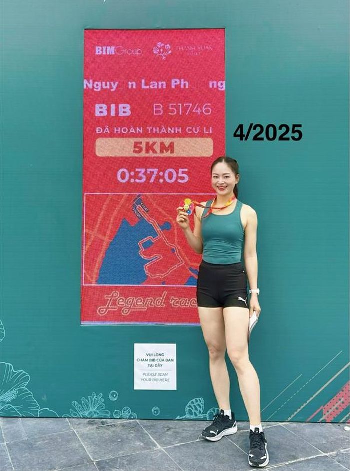 Cách đây ít tháng, Lan Phương đã khoe sắc vóc với hoạt động thể thao ngoài trời của mình. Ngoài gương mặt xinh đẹp, body của nữ diễn viên cũng được khán giả quan tâm.