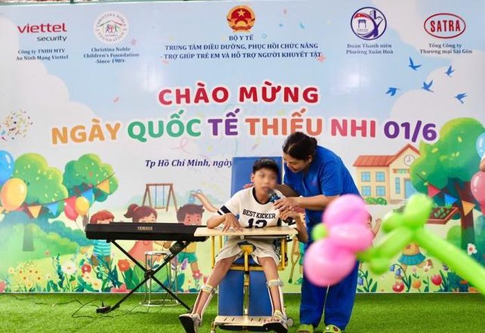 Tại chương trình, các em nhỏ đã chứng minh nghị lực phi thường và tài năng nghệ thuật thông qua những giọng ca trong trẻo, truyền cảm.