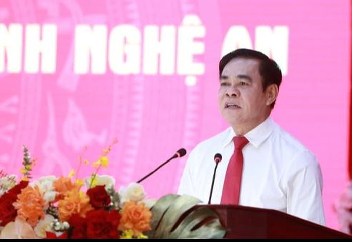 Chủ tịch UBND tỉnh Võ Trọng Hải phát biểu giao nhiệm vụ cho tân Giám đốc Bệnh viện Hữu nghị Đa khoa Nghệ An.