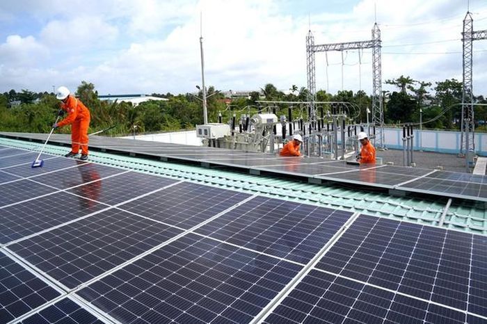 TPHCM khuyến khích cơ sở sản xuất, người dân lắp hệ thống điện mặt trời mái nhà. Ảnh: EVNSPC.