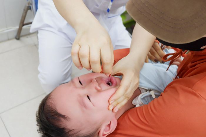 Viện Dinh dưỡng khuyến nghị các gia đình đưa trẻ trong độ tuổi đi uống vitamin A theo hướng dẫn của trạm y tế xã, phường.