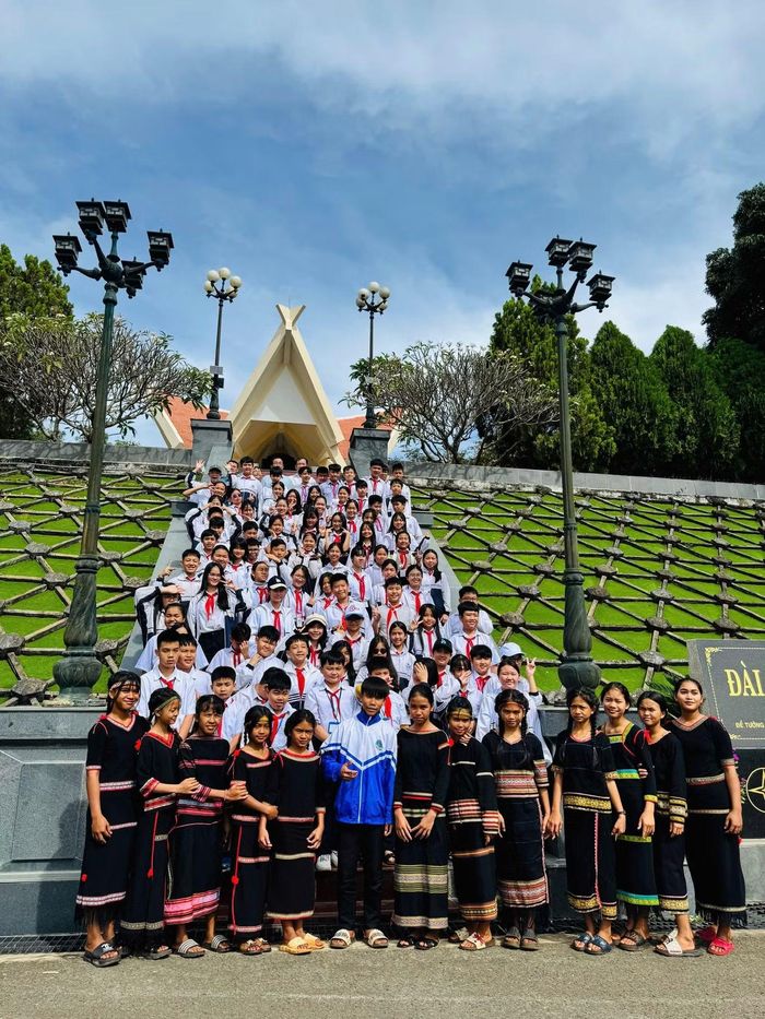  Hoạt động giao lưu giữa học sinh các trường tại tỉnh Gia Lai. 