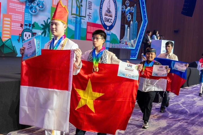  Hoàng Nam mang theo niềm tự hào Việt Nam trên đấu trường quốc tế. 