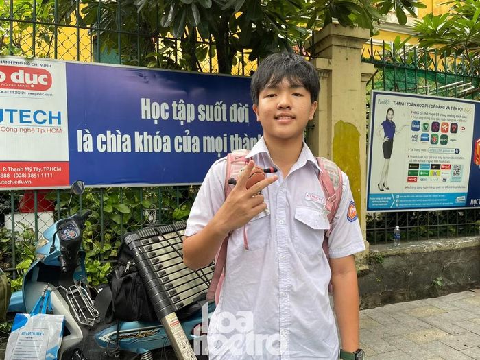 Gia Uy tiếp tục giữ vững sự tự tin sau môn Toán. Ảnh: Cẩm Nhung.