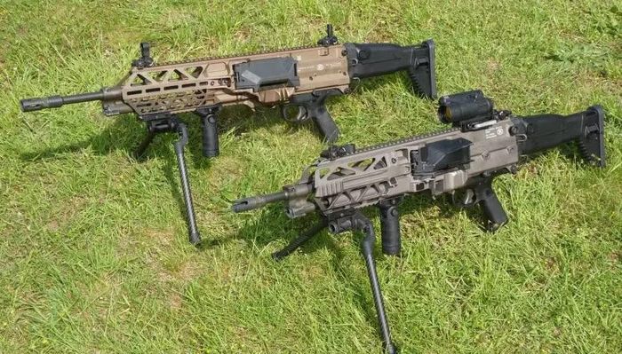 Tiêu biểu cho xu hướng này là súng máy hạng nhẹ FN EVOLYS cỡ nòng 5,56x45mm do FN Herstal phát triển.