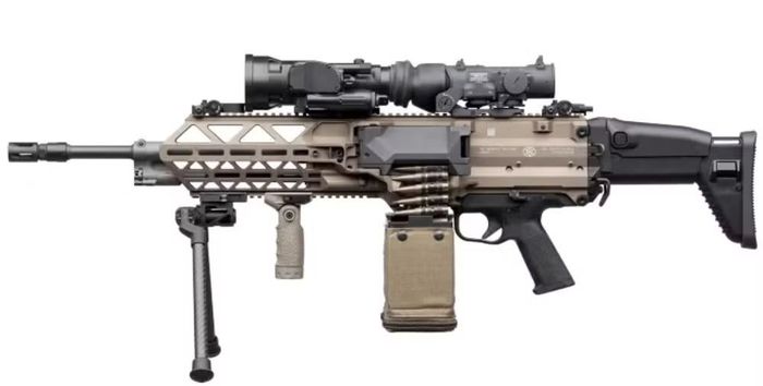 FN EVOLYS vẫn bảo đảm tốc độ bắn cao và khả năng duy trì hỏa lực liên tục, đồng thời cải thiện đáng kể khả năng kiểm soát khi bắn loạt.