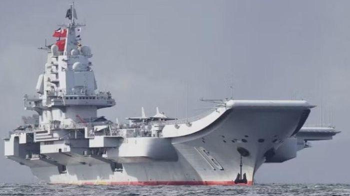 Trong các hoạt động gần đây vào năm 2026, tàu sân bay Liêu Ninh tiếp tục được triển khai cùng các tàu hộ tống thế hệ mới như tàu hộ vệ tên lửa Type 054B.