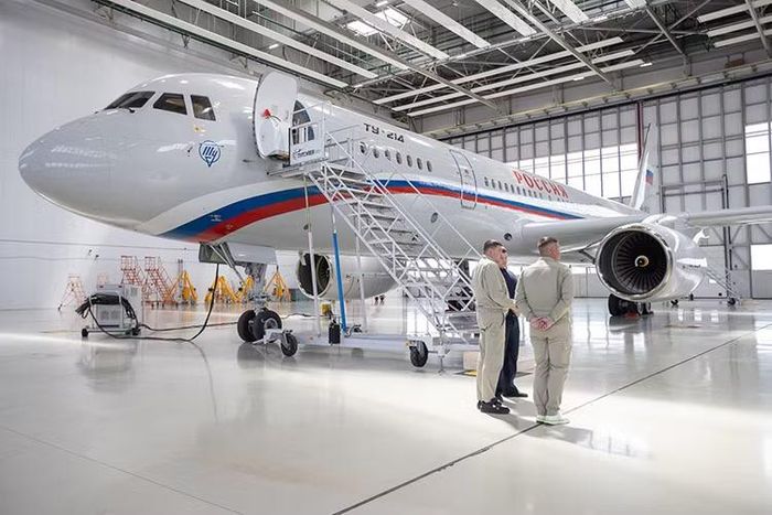 Vào tháng 2/2026, Thủ tướng Mikhail Mishustin tuyên bố Nga đang bắt đầu sản xuất máy bay Tu-214. Cùng lúc đó, hãng hàng không S7 Airlines thông báo ý định mua 100 chiếc Tu-214 được lắp ráp tại Tatarstan.