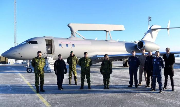 Tuy nhiên, bối cảnh an ninh thay đổi cùng với áp lực từ NATO đã thúc đẩy Canada tăng chi tiêu quốc phòng và đầu tư vào năng lực riêng.